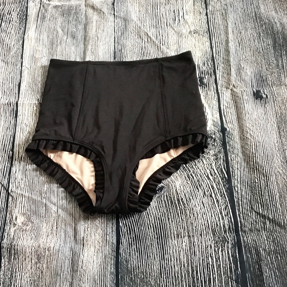 Kortni Jeane Black ruffle bottoms